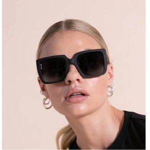 1 left! OTRA Homage rubber matte Sunnies